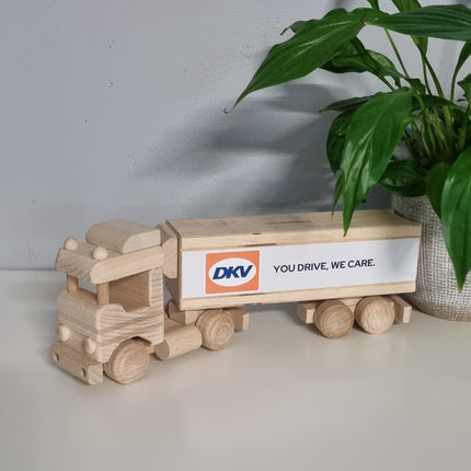 Houten Vrachtwagen met Logo | Houten Spaarpot Vrachtwagen.